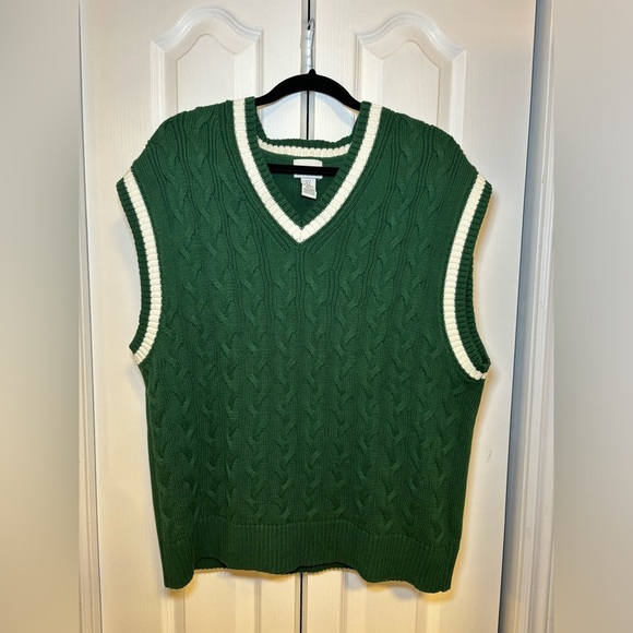 H&M - Retro Preppy Style Relaxed Fit Cable Knit Sweater Green Vest in Size M - Picture 2 of 7
